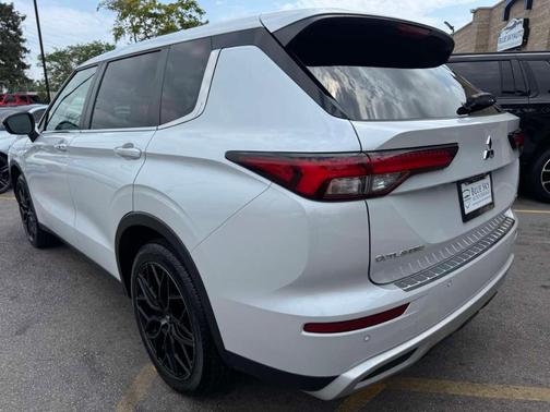 Alloy Silver Metallic 2022 Mitsubishi Outlander SE
