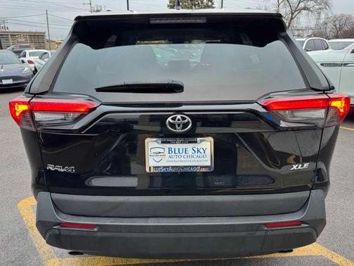 2021 Toyota RAV4 XLE