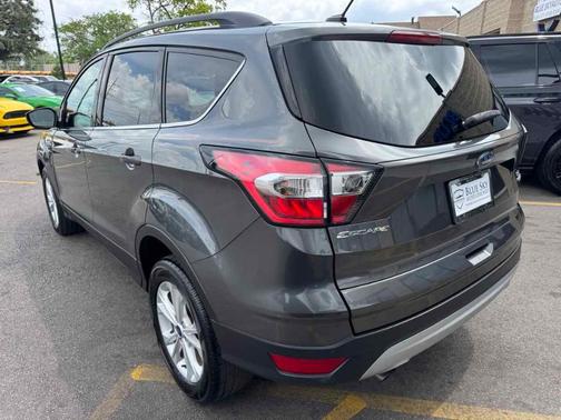Magnetic Metallic 2017 Ford Escape SE
