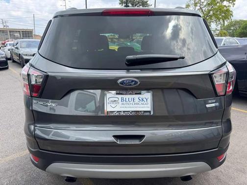 Magnetic Metallic 2017 Ford Escape SE