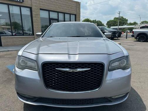2018 Chrysler 300 S