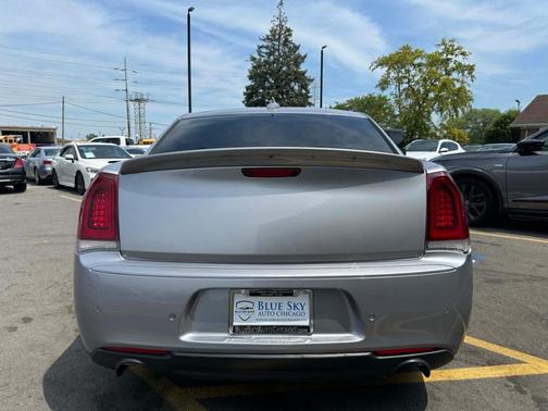 2018 Chrysler 300 S