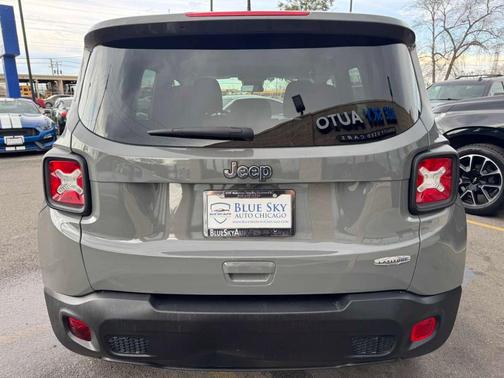 Sting Gray Clearcoat 2021 Jeep Renegade Latitude