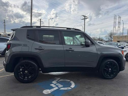 Sting Gray Clearcoat 2021 Jeep Renegade Latitude