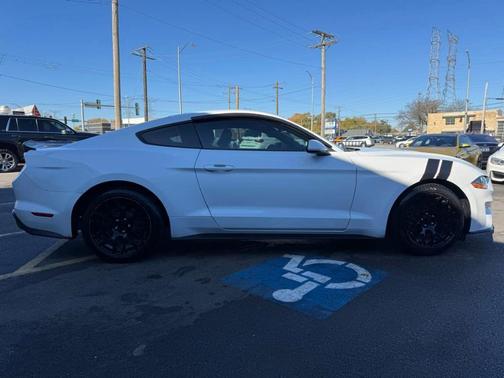 2019 Ford Mustang EcoBoost