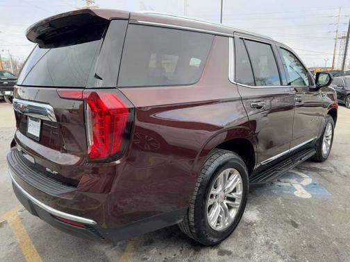 2023 GMC Yukon SLT