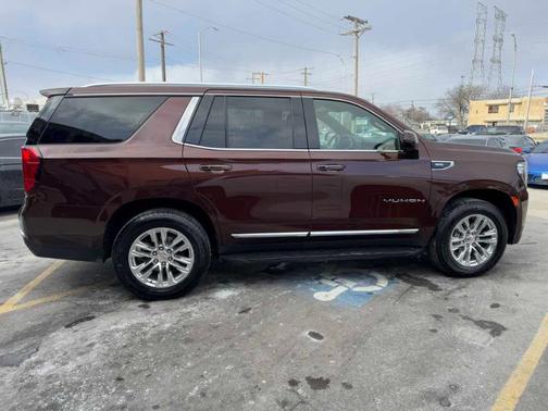 2023 GMC Yukon SLT
