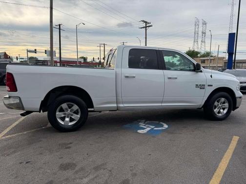 Bright White Clearcoat 2020 RAM 1500 Classic SLT