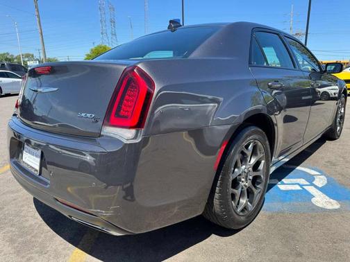 Granite Crystal Clearcoat Metallic 2017 Chrysler 300 S