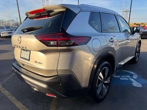 Champagne Silver 2023 Nissan Rogue SL
