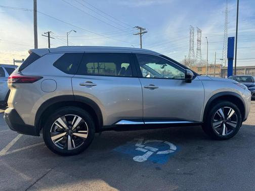 Champagne Silver 2023 Nissan Rogue SL
