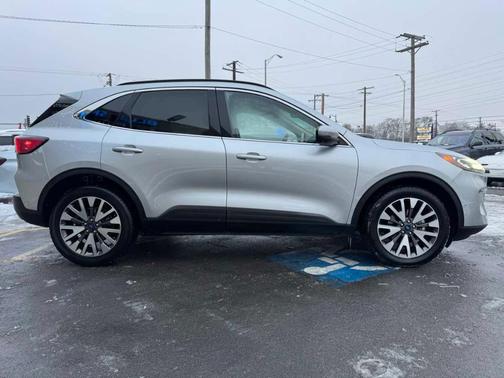 2020 Ford Escape Titanium