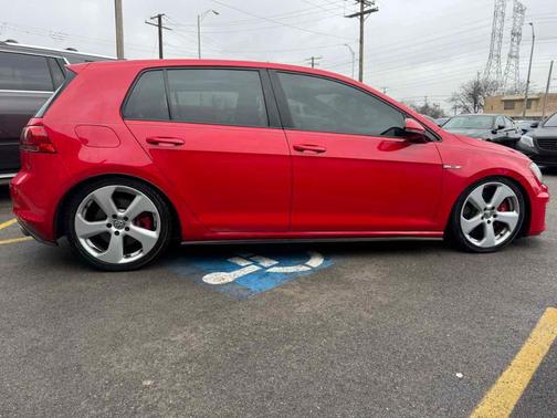 2017 Volkswagen Golf GTI SE 4-Door