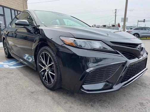 Midnight Black Metallic 2023 Toyota Camry SE