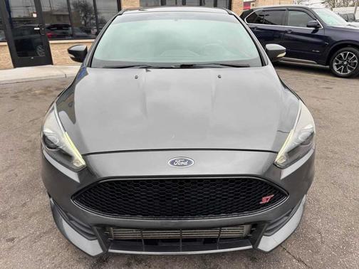 Magnetic 2017 Ford Focus ST Base