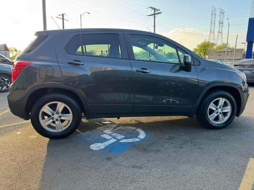 Nightfall Gray Metallic 2019 Chevrolet Trax LS