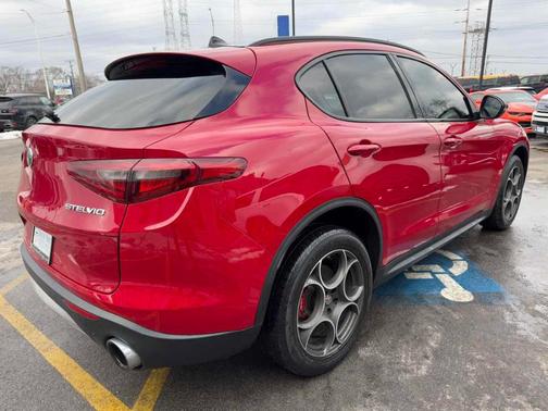 2018 Alfa Romeo Stelvio Sport