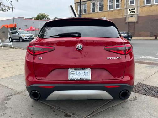2018 Alfa Romeo Stelvio Sport