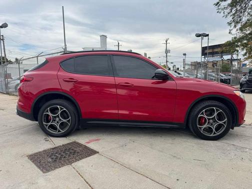 2018 Alfa Romeo Stelvio Sport