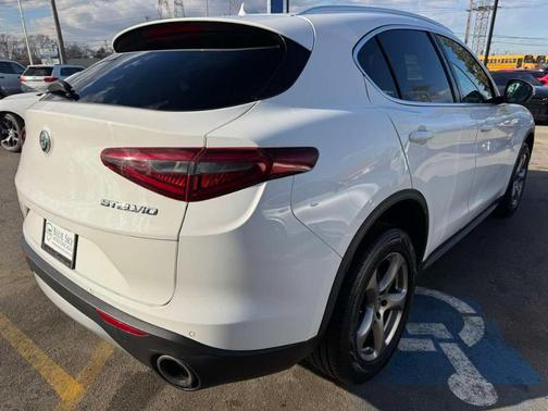 2018 Alfa Romeo Stelvio Base