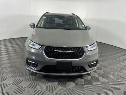 Ceramic Gray Clearcoat 2022 Chrysler Pacifica Touring L