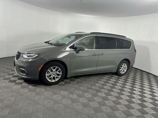 Ceramic Gray Clearcoat 2022 Chrysler Pacifica Touring L