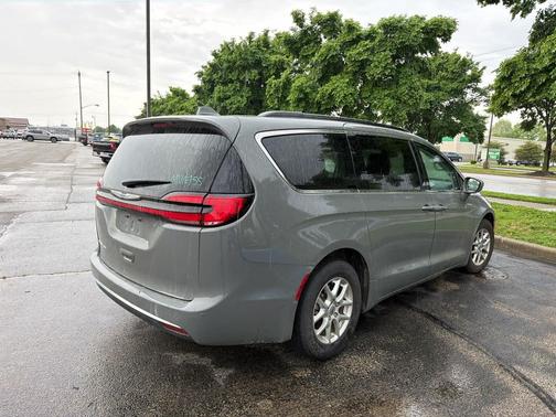 Ceramic Gray Clearcoat 2022 Chrysler Pacifica Touring L