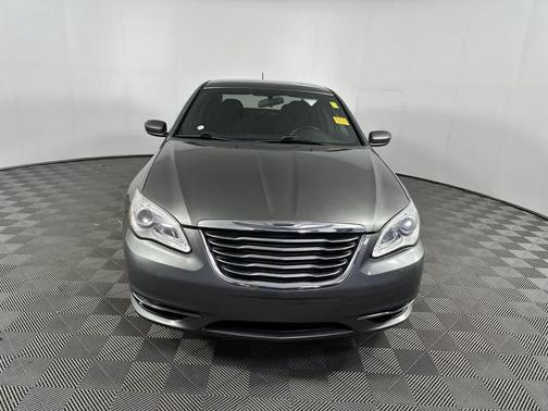 2013 Chrysler 200 Touring