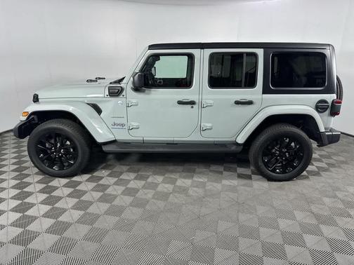 Earl Clearcoat 2023 Jeep Wrangler 4xe Sahara