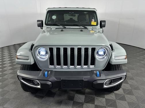 Earl Clearcoat 2023 Jeep Wrangler 4xe Sahara
