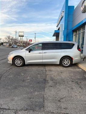 2024 Chrysler Pacifica Touring L