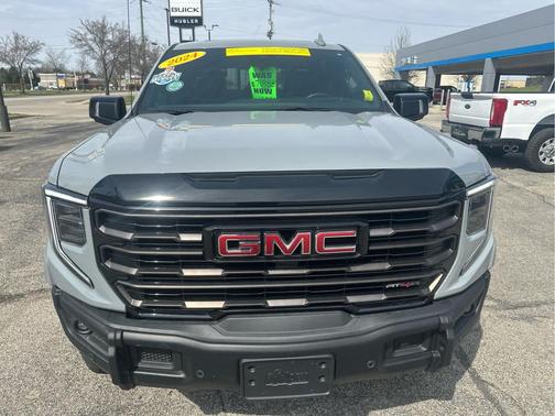 2024 GMC Sierra 1500 AT4X