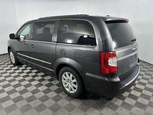 Granite Crystal Metallic Clearcoat 2016 Chrysler Town & Country Touring