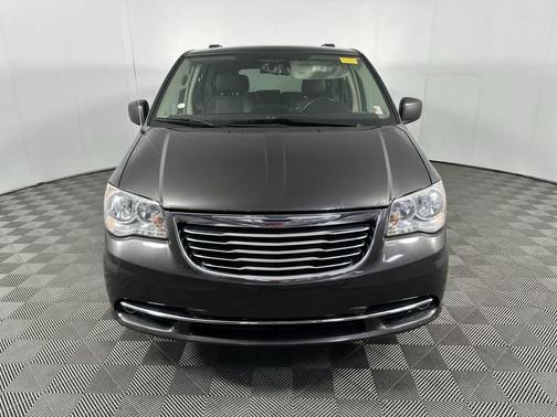 Granite Crystal Metallic Clearcoat 2016 Chrysler Town & Country Touring