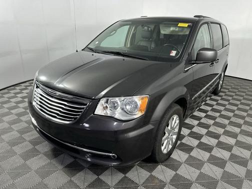Granite Crystal Metallic Clearcoat 2016 Chrysler Town & Country Touring