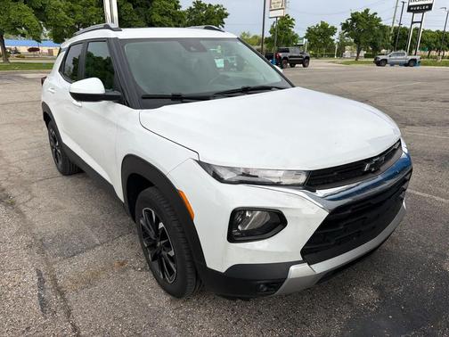 Summit White 2021 Chevrolet Trailblazer LT