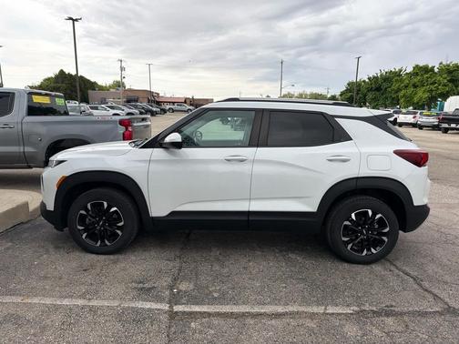 Summit White 2021 Chevrolet Trailblazer LT