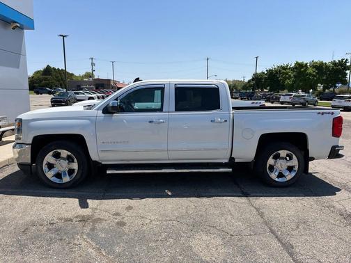 Iridescent Pearl Tricoat 2017 Chevrolet Silverado 1500 LTZ