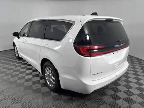 Bright White Clearcoat 2024 Chrysler Pacifica Touring L