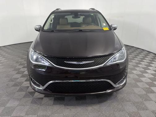 Dark Cordovan Pearlcoat 2018 Chrysler Pacifica Limited