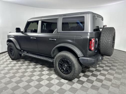 VELOCITY BLUE METALLIC 2022 Ford Bronco Wildtrak