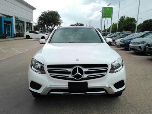 Polar White 2017 Mercedes-Benz GLC 300 4MATIC