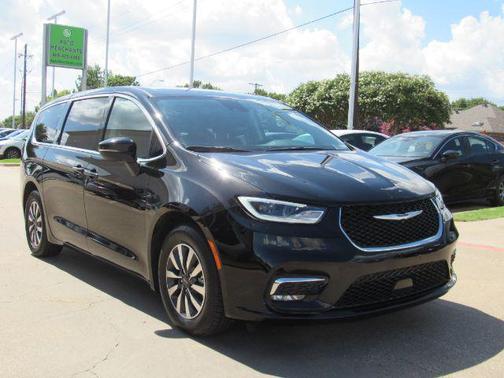 2023 Chrysler Pacifica Hybrid Touring L