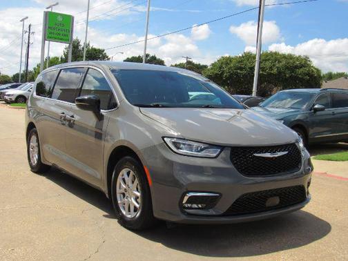 2025 Chrysler Pacifica L