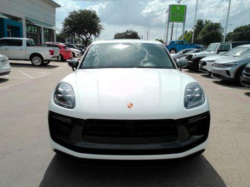 White 2023 Porsche Macan Macan Sport Edition