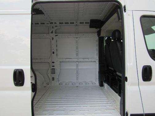2025 RAM ProMaster 2500 Tradesman
