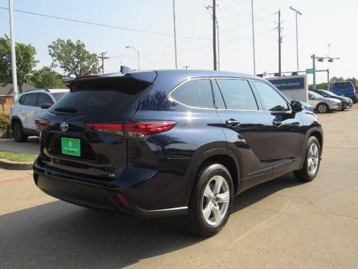 2021 Toyota Highlander LE