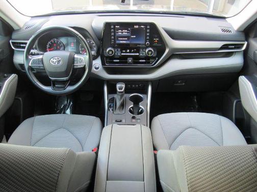 2021 Toyota Highlander LE