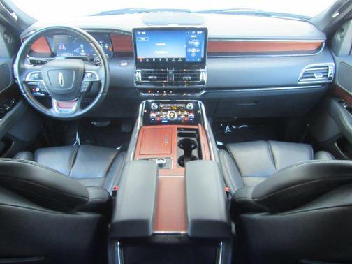 2024 Lincoln Navigator Premiere