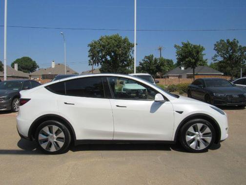 2023 Tesla Model Y Long Range Dual Motor All-Wheel Drive , AWD